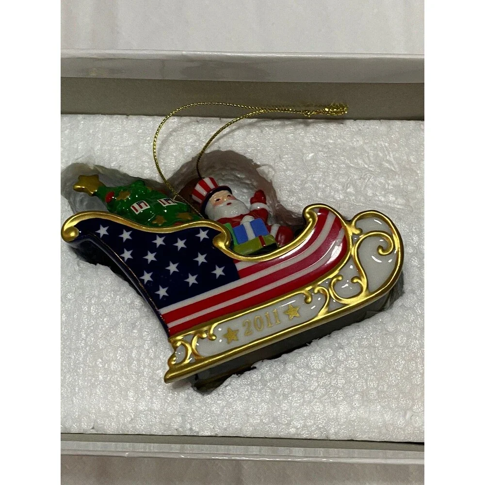 Danbury Mint Stars & Stripes Sleigh Santa's Midnight Ride 2011 Annual Ornament
